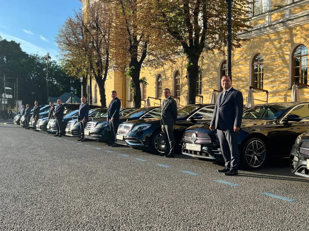 наши водители на ПМЭФ