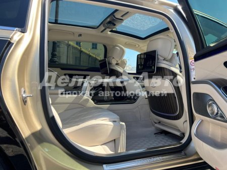 Mercedes Maybach S-223 Золотой-Черный