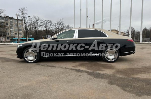 Mercedes Maybach S-223 Золотой-Черный