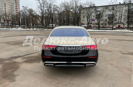 Mercedes Maybach S-223 Золотой-Черный
