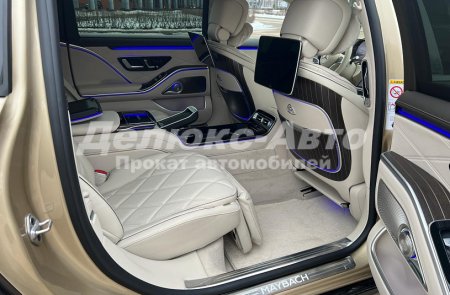 Mercedes Maybach S-223 Золотой-Черный