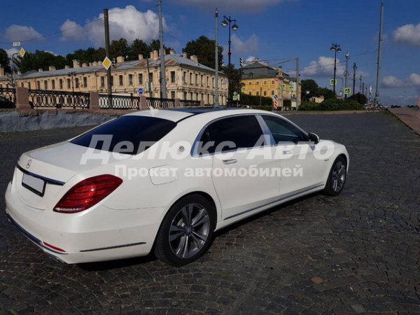 Mercedes Maybach S-222 Белый