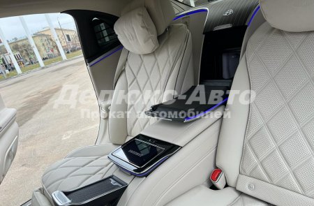 Mercedes Maybach S-223 Золотой-Черный
