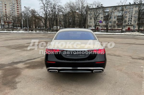 Mercedes Maybach S-223 Золотой-Черный
