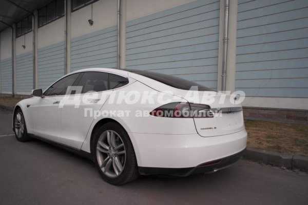 Tesla Model S White