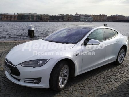 Tesla Model S White