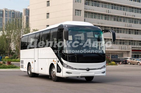 Автобус Yutong 53 места