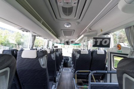 Автобус Yutong 53 места