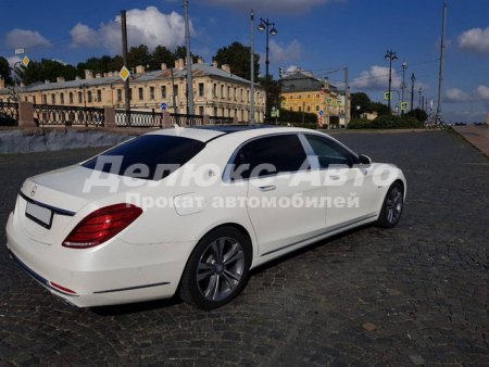 Mercedes Maybach S-222 Белый