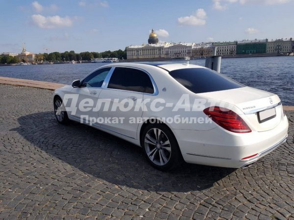 Mercedes Maybach S-222 Белый