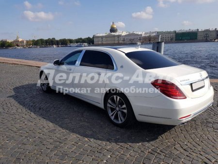Mercedes Maybach S-222 Белый